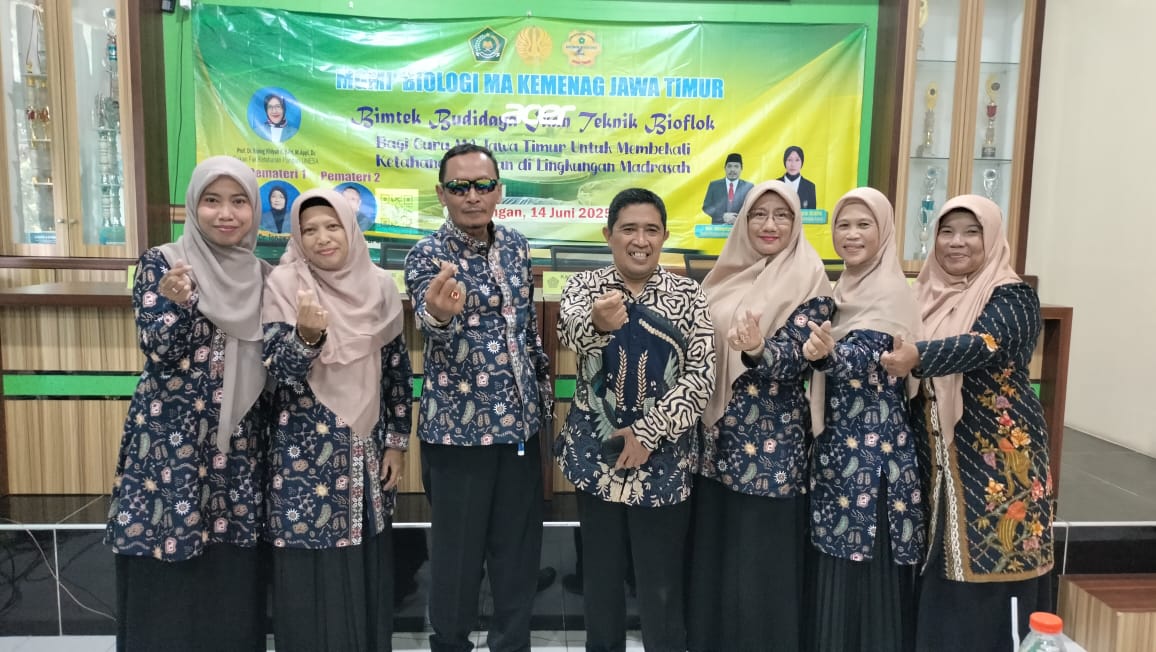 Peningkatan Kompetensi Guru Biologi MAN 1 Trenggalek , Melalui Penguasaan Teknik Budidaya Ikan Bioflok
