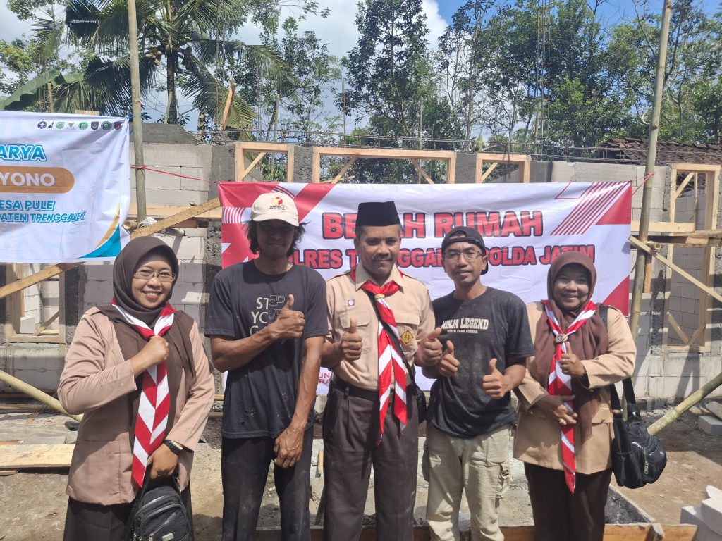 Wakabid Kesiswaan Ikut Meninjau Lokasi Bedah Rumah Warga