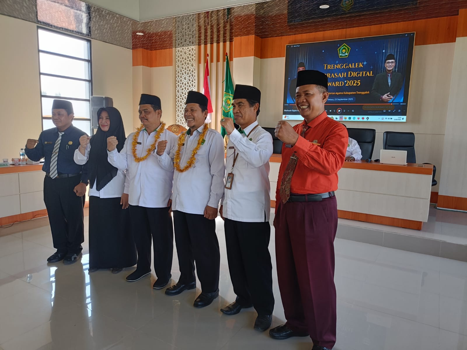 Aplikasi Mansaga Blended Learning Antar Kepala MAN 1 Trenggalek Raih Juara 1 TMDA 2025.